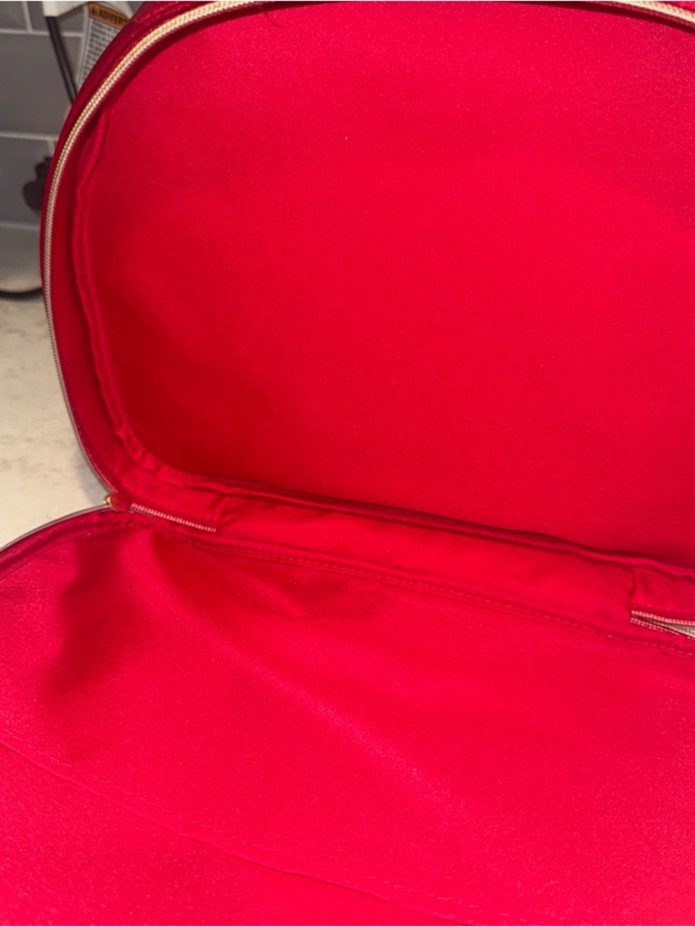 Estee Lauder Advanced Cleansing Gel with free 12x10 inch makeup bag. - Picture 4 of 6
